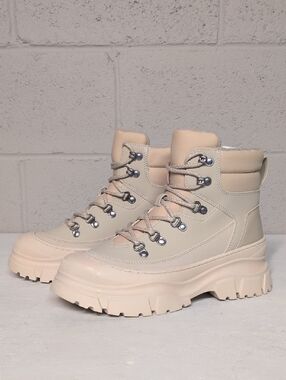 Nine West Budde Lace-Up Lug Sole Women's Combat Boots, Size 8, NWOT, Gorpcore